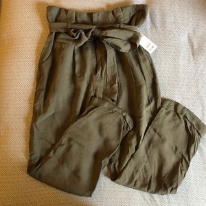 High waisted linen pants! 💕